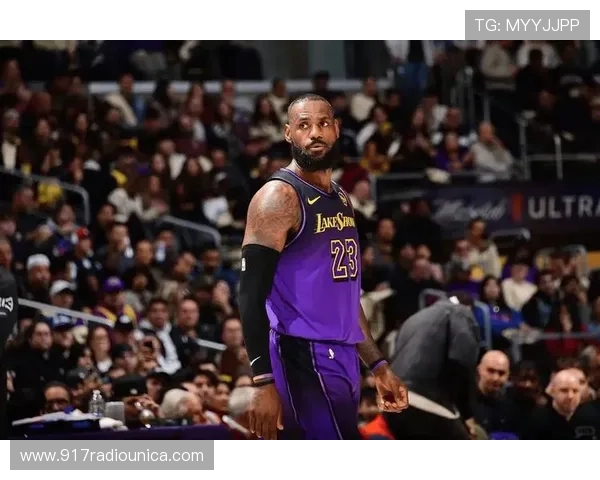 [NBA]詹姆斯追平乔丹纪录 战胜开拓者.